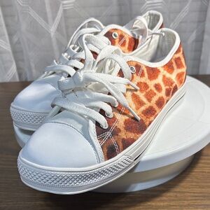 Giraffe Print Sneakers with White Accents Women’s size 8 or men’s size 6 SO CUTE